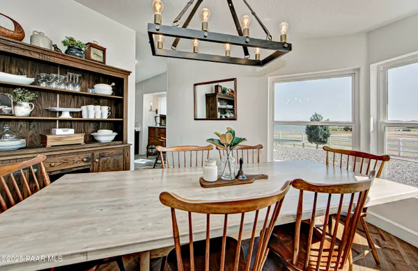 $950,000 | 10450 North Poquito Valley Road, Prescott Valley, AZ 86315