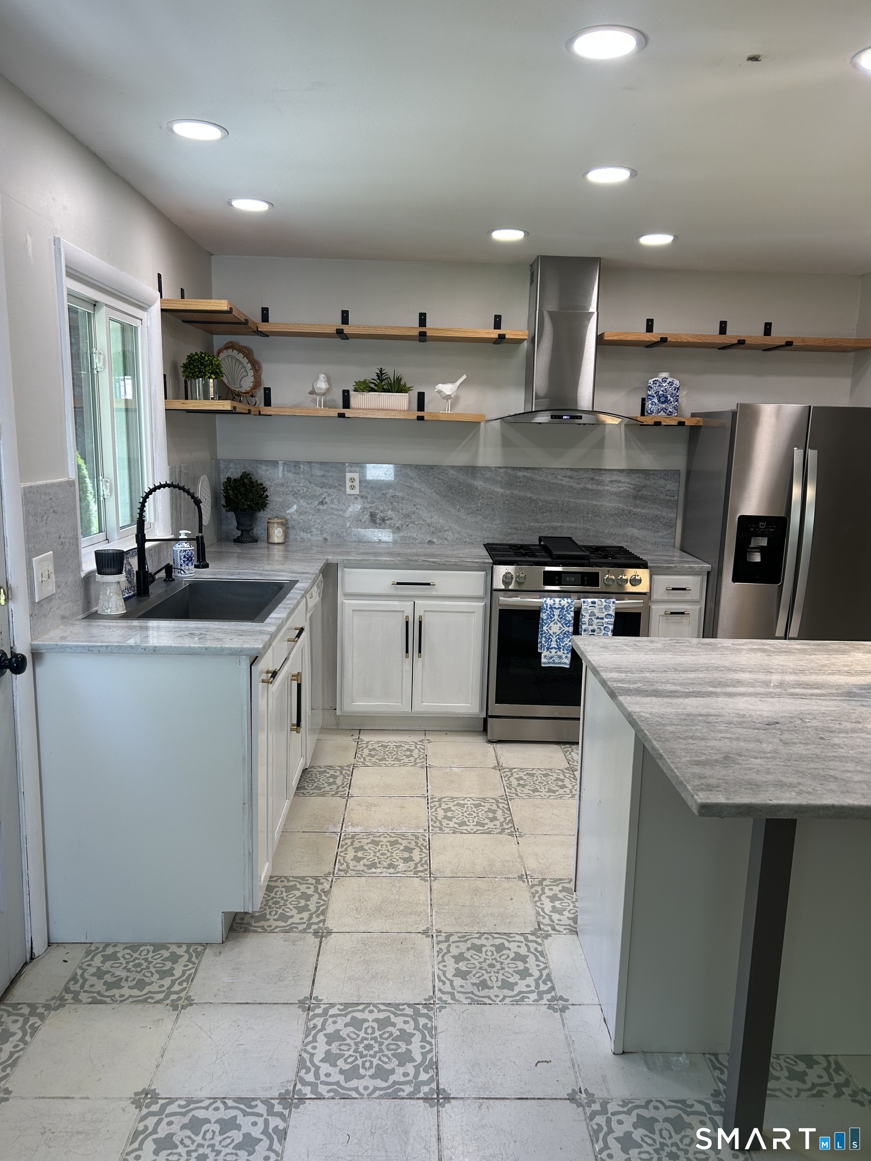 99 Lyman Road West Hartford, CT 06117 - Photo 12 of 39