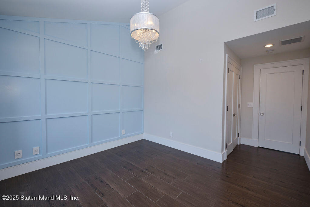 185 Radcliff Road Staten Island, NY 10305 - Photo 24 of 46 DSCF5667