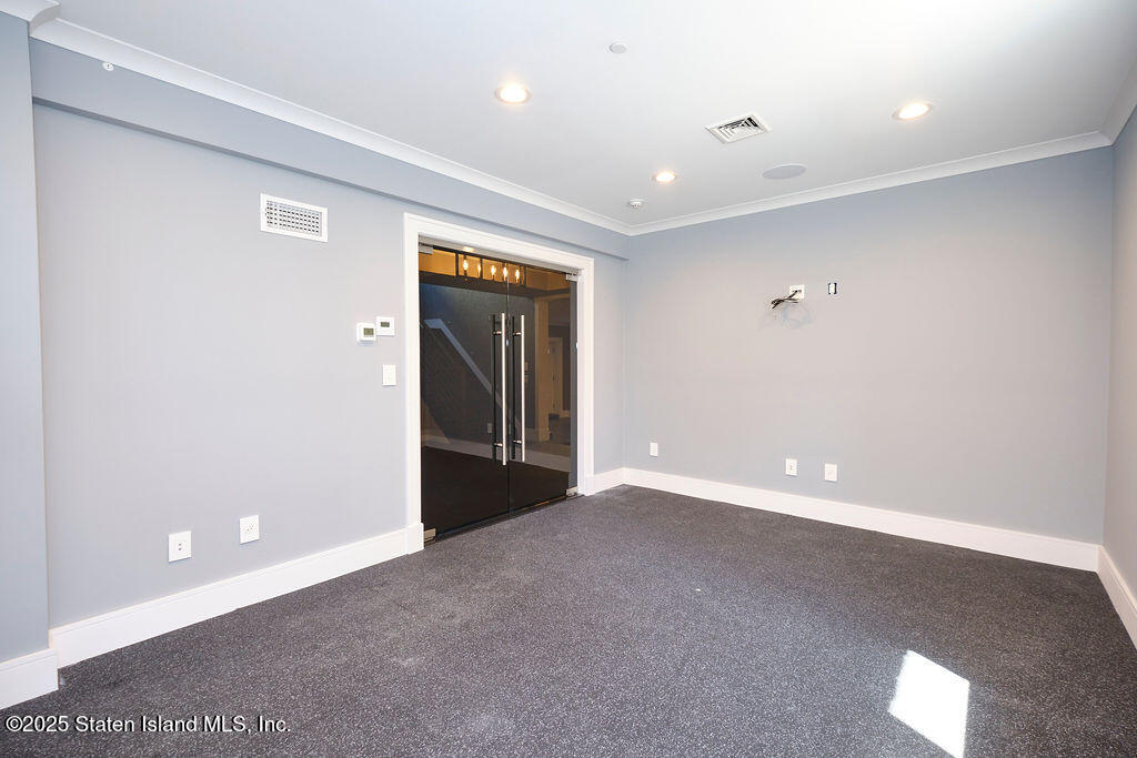 185 Radcliff Road Staten Island, NY 10305 - Photo 33 of 46 DSCF5693