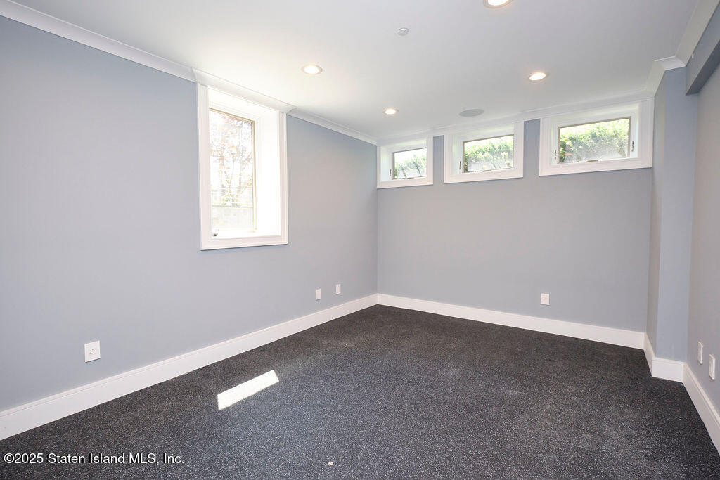 185 Radcliff Road Staten Island, NY 10305 - Photo 34 of 46 DSCF5694