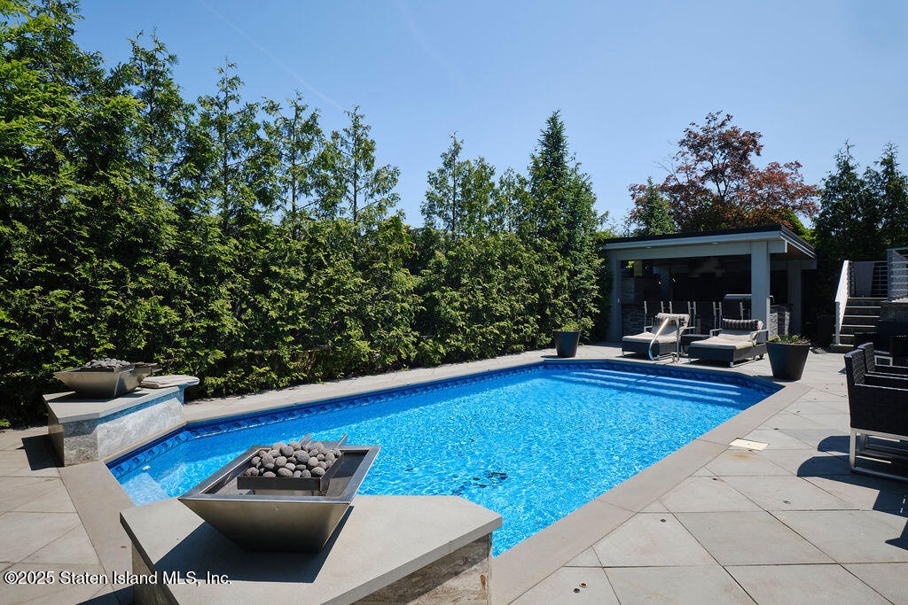 185 Radcliff Road Staten Island, NY 10305 - Photo 41 of 46 DSCF5721