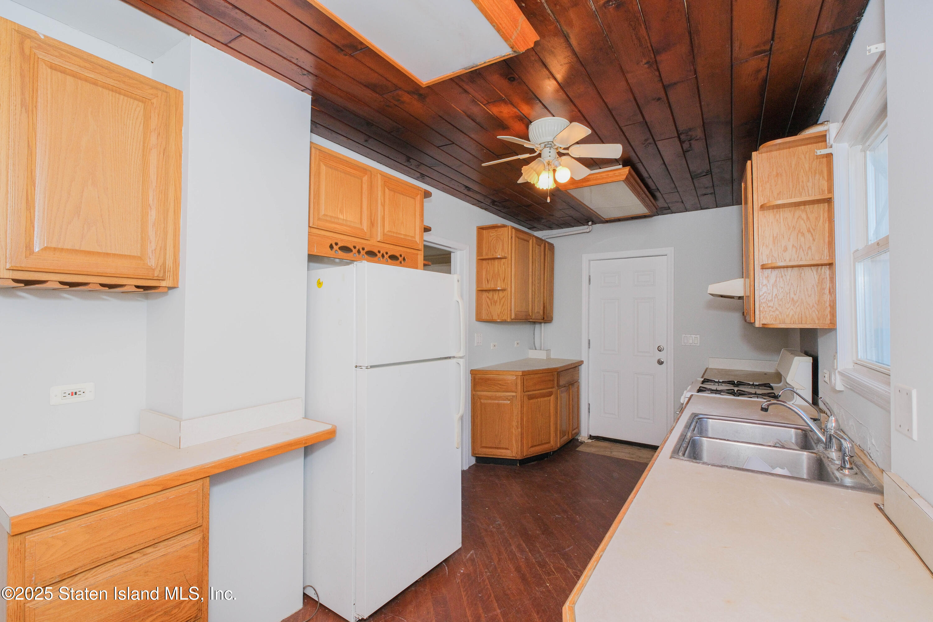 2341 Richmond Road Staten Island, NY 10306 - Photo 13 of 30 DSCF8927