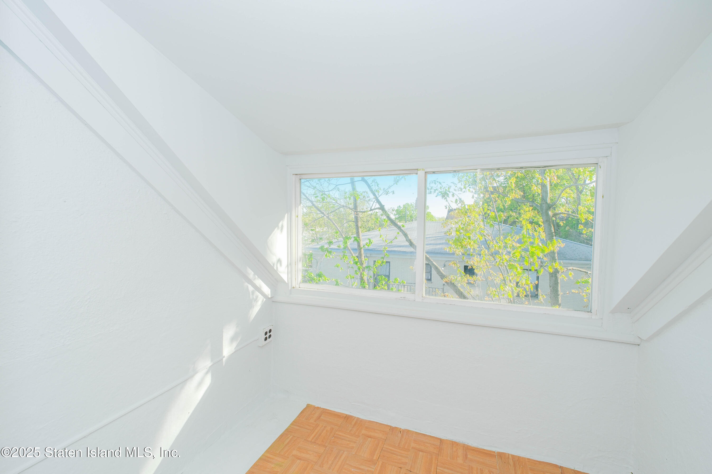 2341 Richmond Road Staten Island, NY 10306 - Photo 16 of 30 DSCF8952