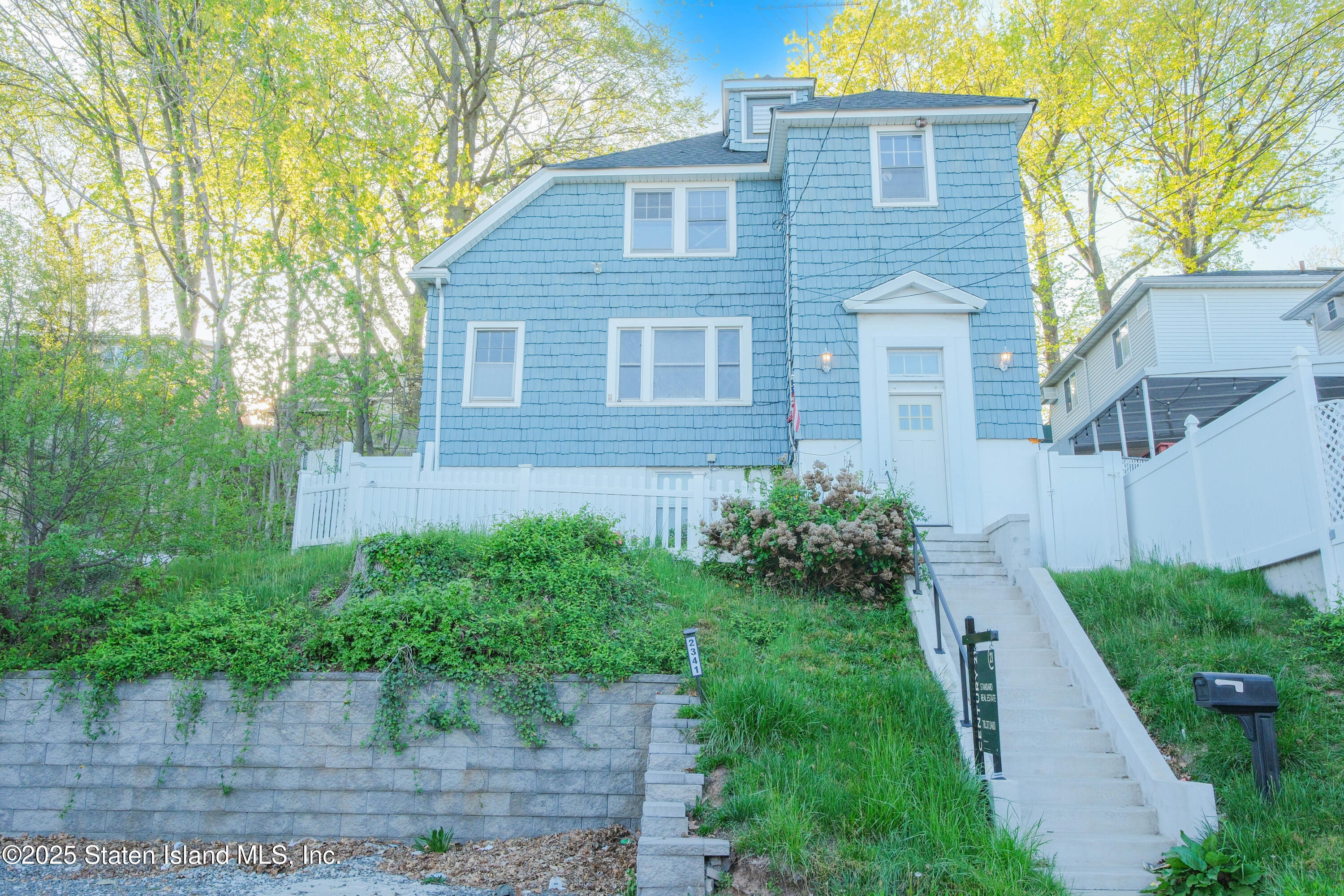 2341 Richmond Road Staten Island, NY 10306 - Photo 2 of 30 DSCF9082