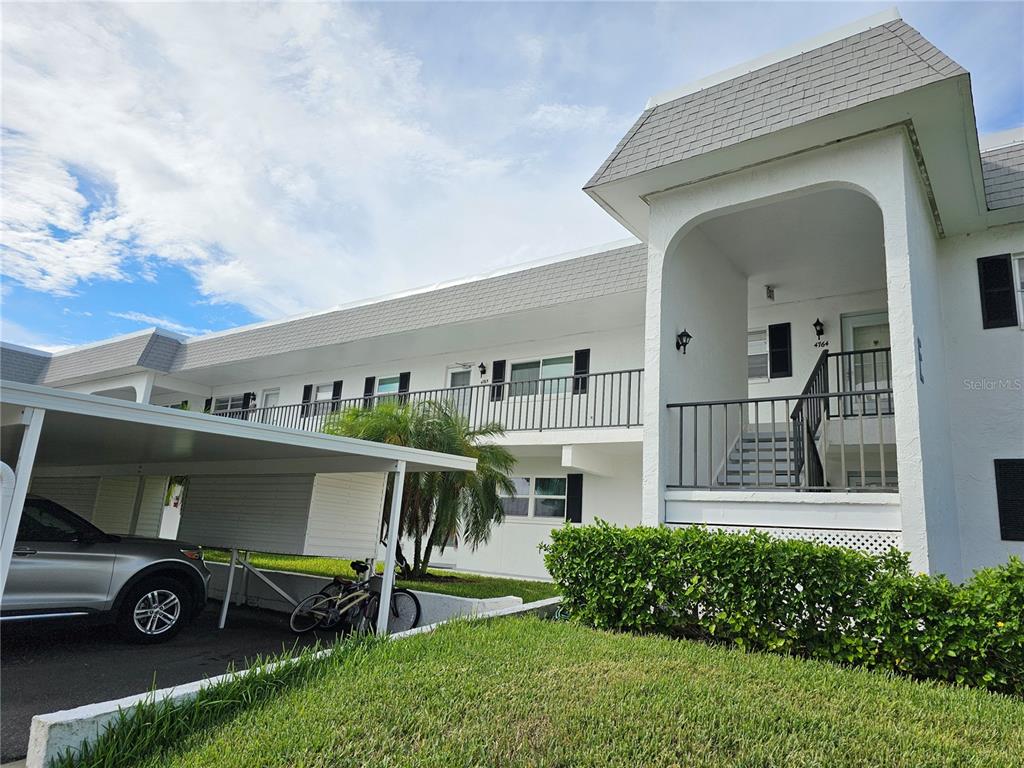 4765 Independence Drive Bradenton, FL 34210 - Photo 1 of 39 a view of house and front view of house