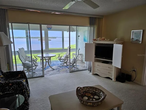 $4,300 | 4765 Independence Drive, Bradenton, FL 34210