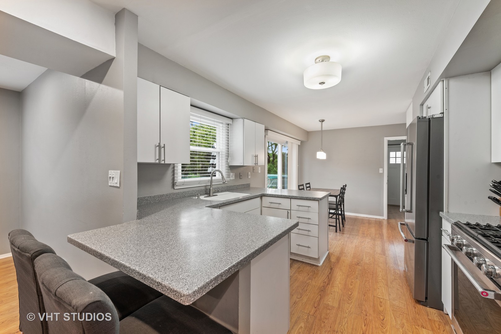 146 Stonegate Road Buffalo Grove, IL 60089 - Photo 6 of 19