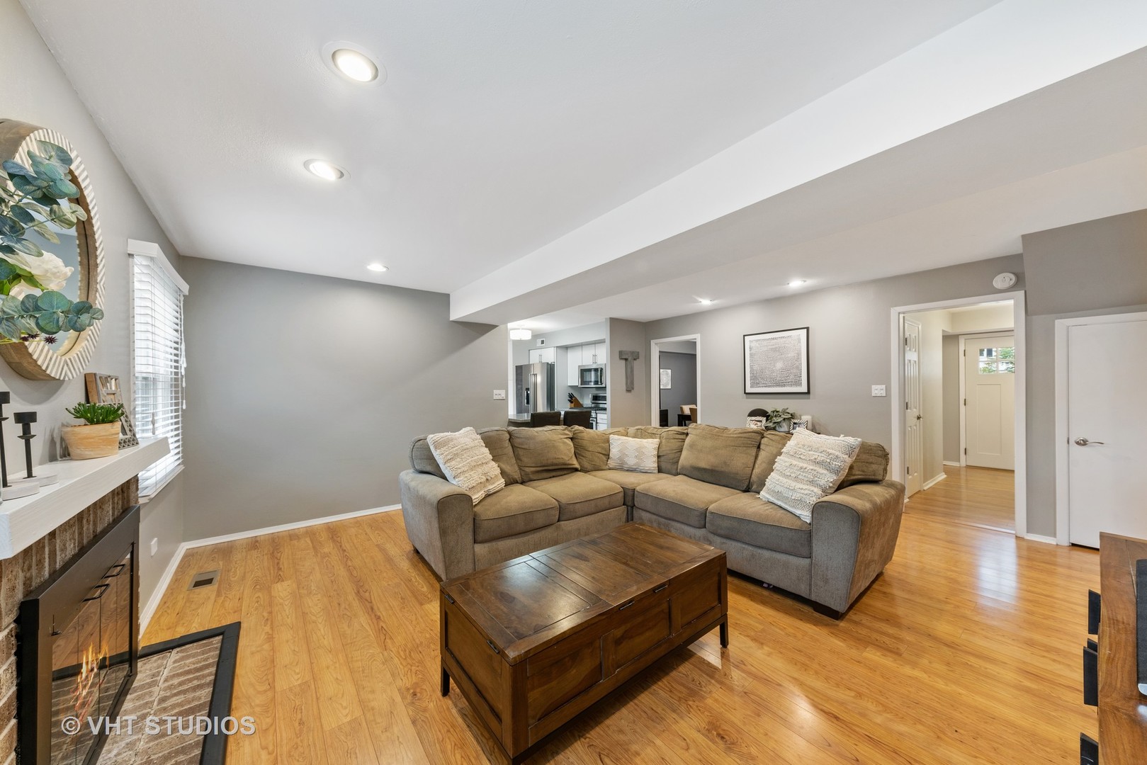 146 Stonegate Road Buffalo Grove, IL 60089 - Photo 8 of 19