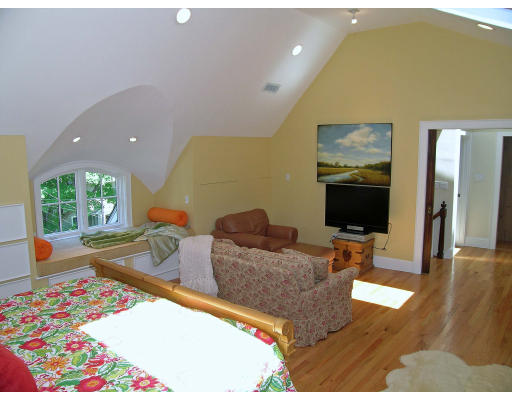 7 Seneca Road Winchester, MA 01890 - Photo 17 of 28 Gallery Image 17