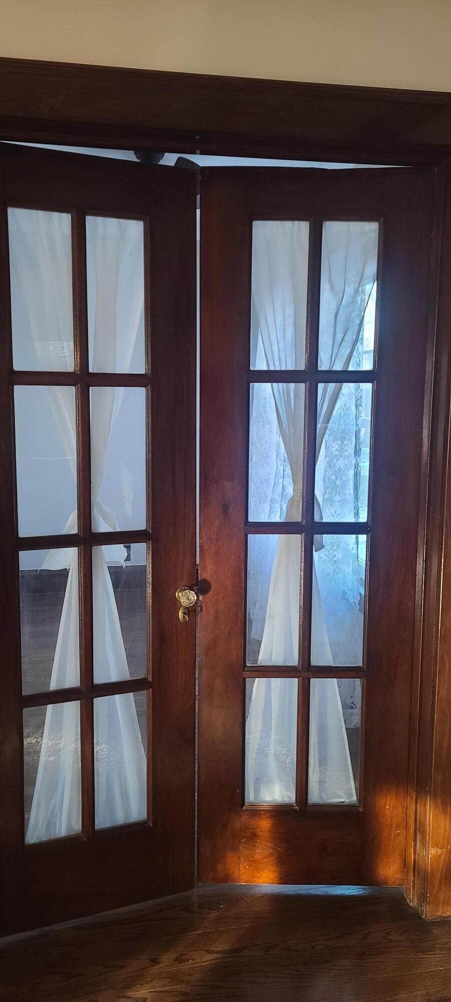 669 South 2nd Street Chesterton, IN 46304 - Photo 3 of 42