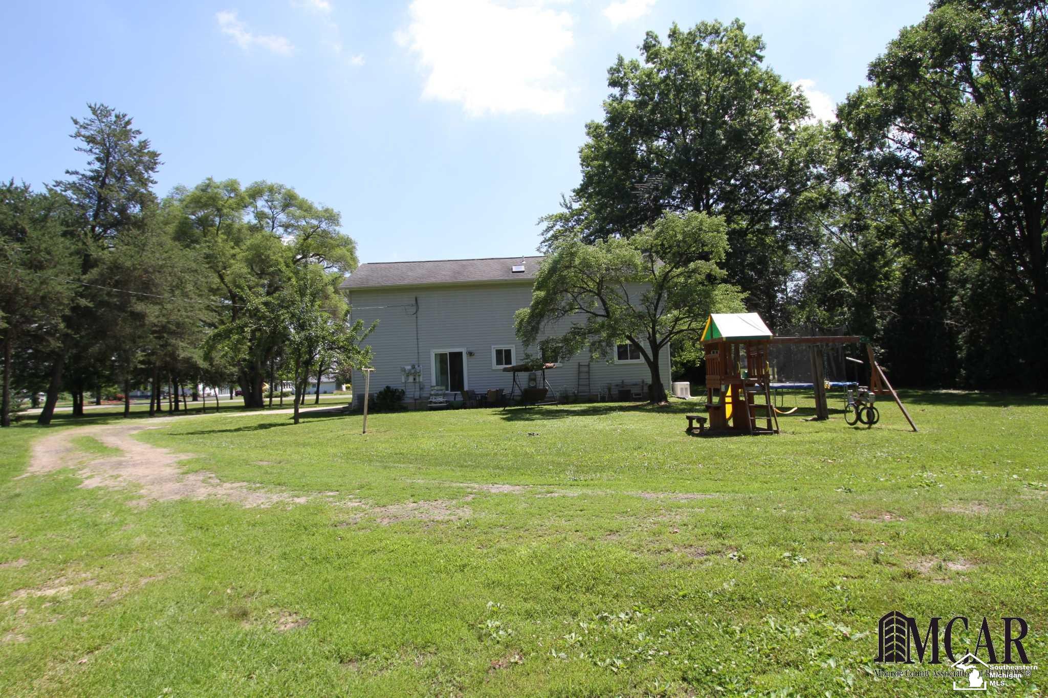 8581 Exeter Road Carleton, MI 48117 - Photo 25 of 31 Gallery Image 25