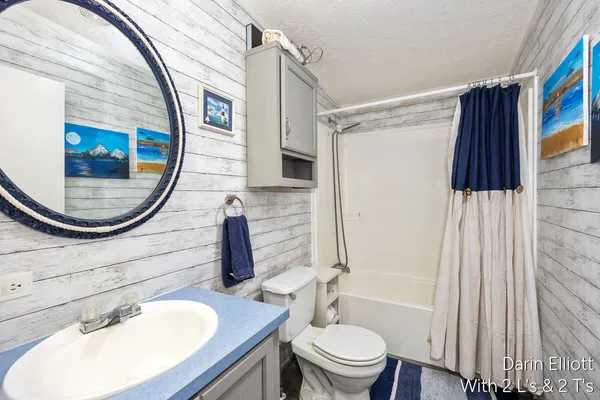 $82,900 | 280 West Scarlet Oak Drive, Coopersville, MI 49404