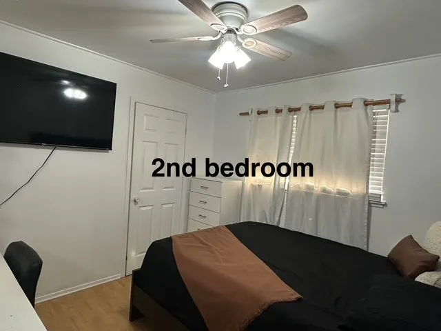 a view of a livingroom with furniture