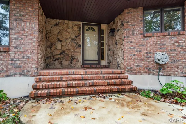 $559,900 | 8349 White Oak Trail, Hillsboro, MO 63050