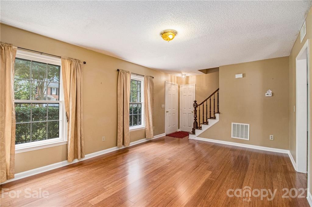 8625 Stoneface Road Charlotte, NC 28214 - Photo 4 of 27 Gallery Image 4