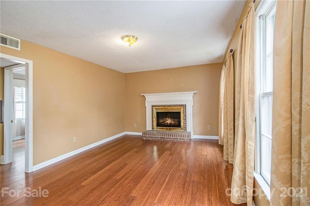 8625 Stoneface Road Charlotte, NC 28214 - Photo 5 of 27 Gallery Image 5