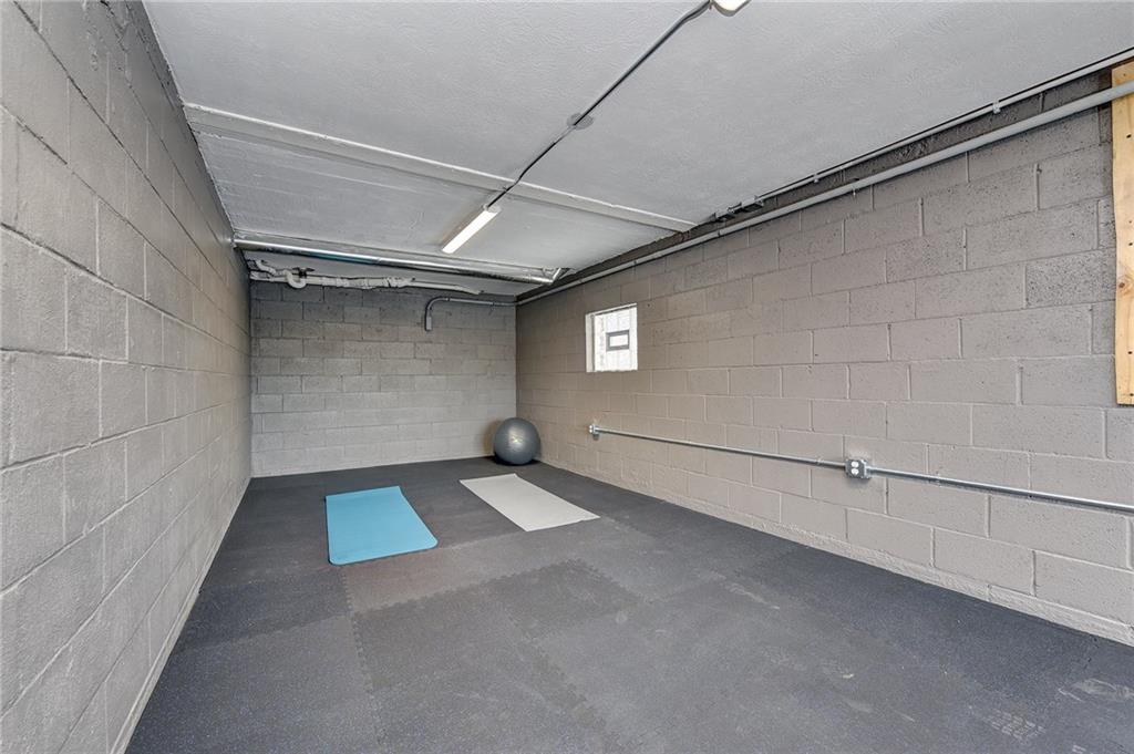 1242 Morrow Road Pittsburgh, PA 15241 - Photo 22 of 25 Space for a yoga studio or the home gym you always wanted!