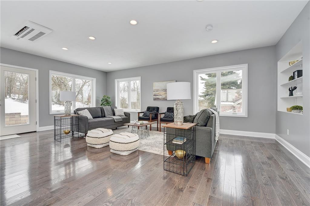 1242 Morrow Road Pittsburgh, PA 15241 - Photo 7 of 25 Gallery Image 7