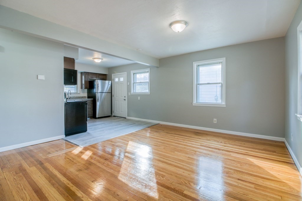 51 Pheland Street Springfield, MA 01109 - Photo 7 of 21 Gallery Image 7