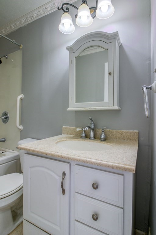 51 Pheland Street Springfield, MA 01109 - Photo 10 of 21 Gallery Image 10