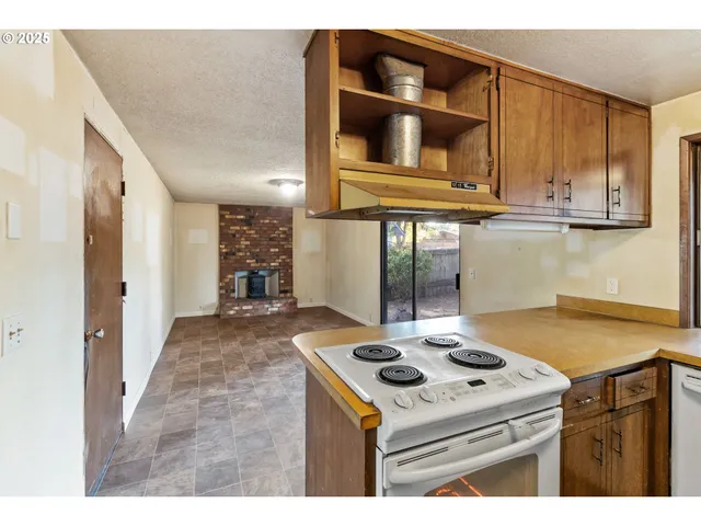 $362,000 | 3826 Peppertree Drive, Eugene, OR 97402