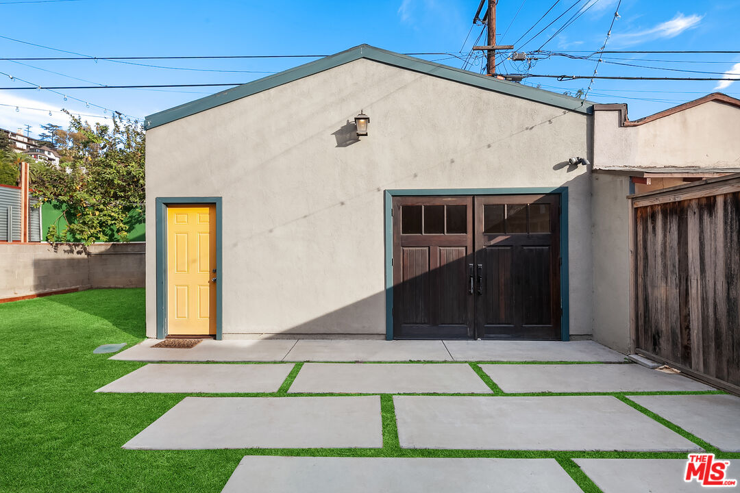 1436 Silver Boulevard Los Angeles, CA 90026 - Photo 24 of 31 a view of outdoor space and yard