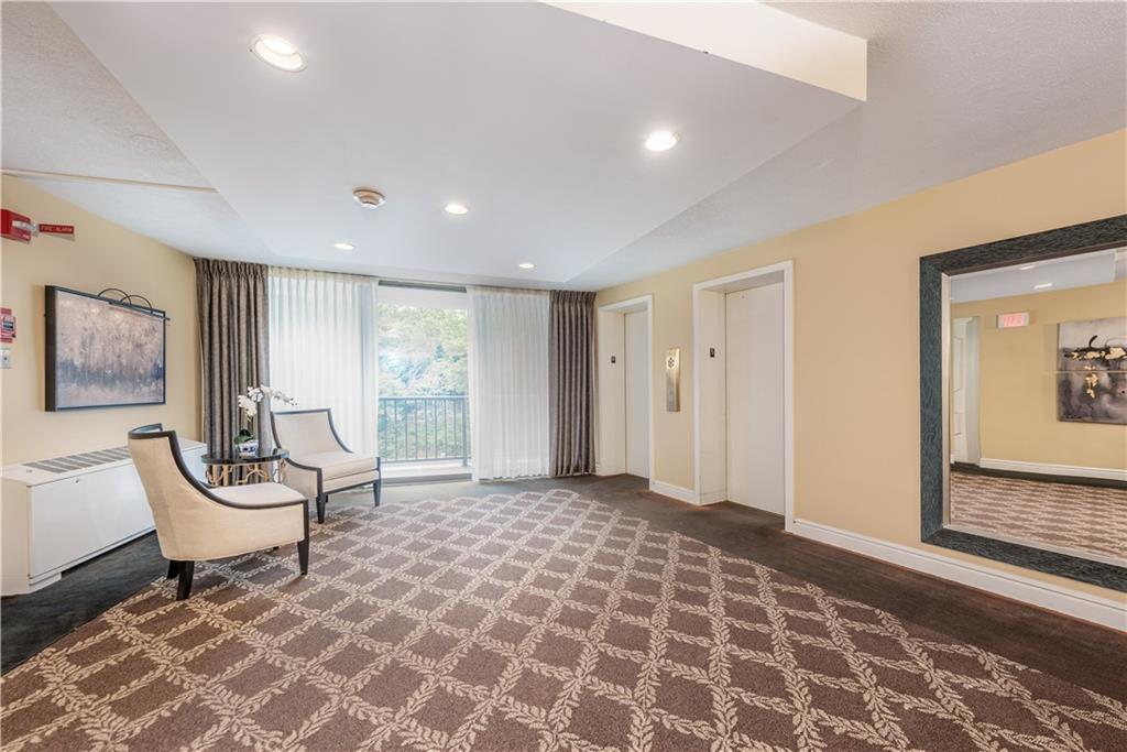 1150 Bower Hill Road, Unit 510B Pittsburgh, PA 15243 - Photo 5 of 25 a very nice looking room with a large window