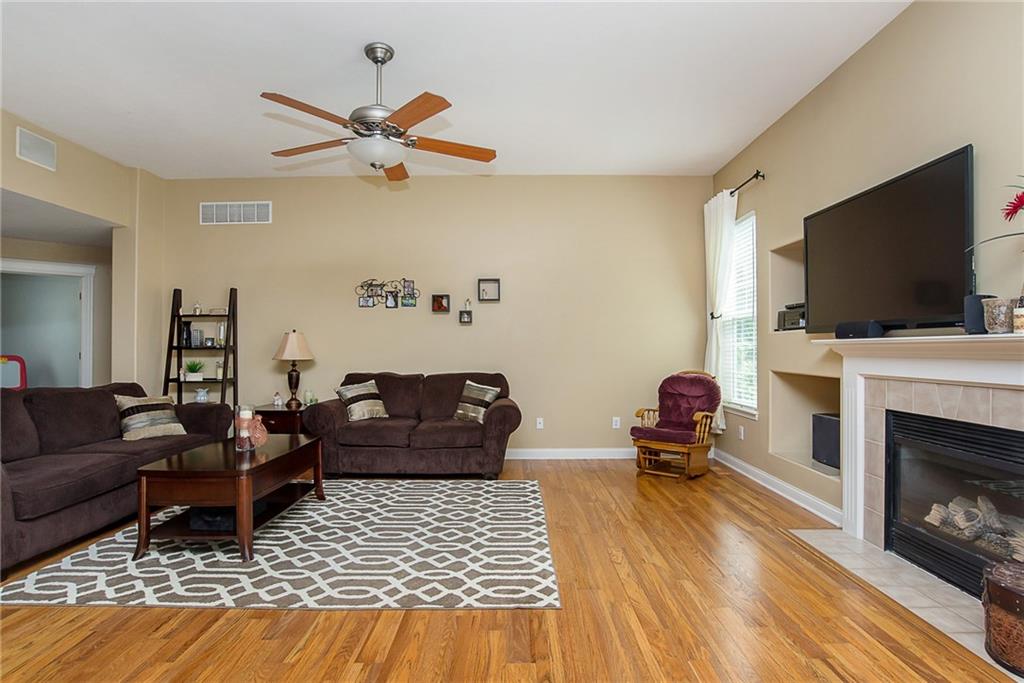 11373 Falling Water Way Fishers, IN 46037 - Photo 7 of 24 Gallery Image 7