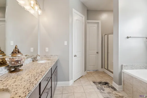 $549,000 | 9574 West Terran Lane, Westwego, LA 70094