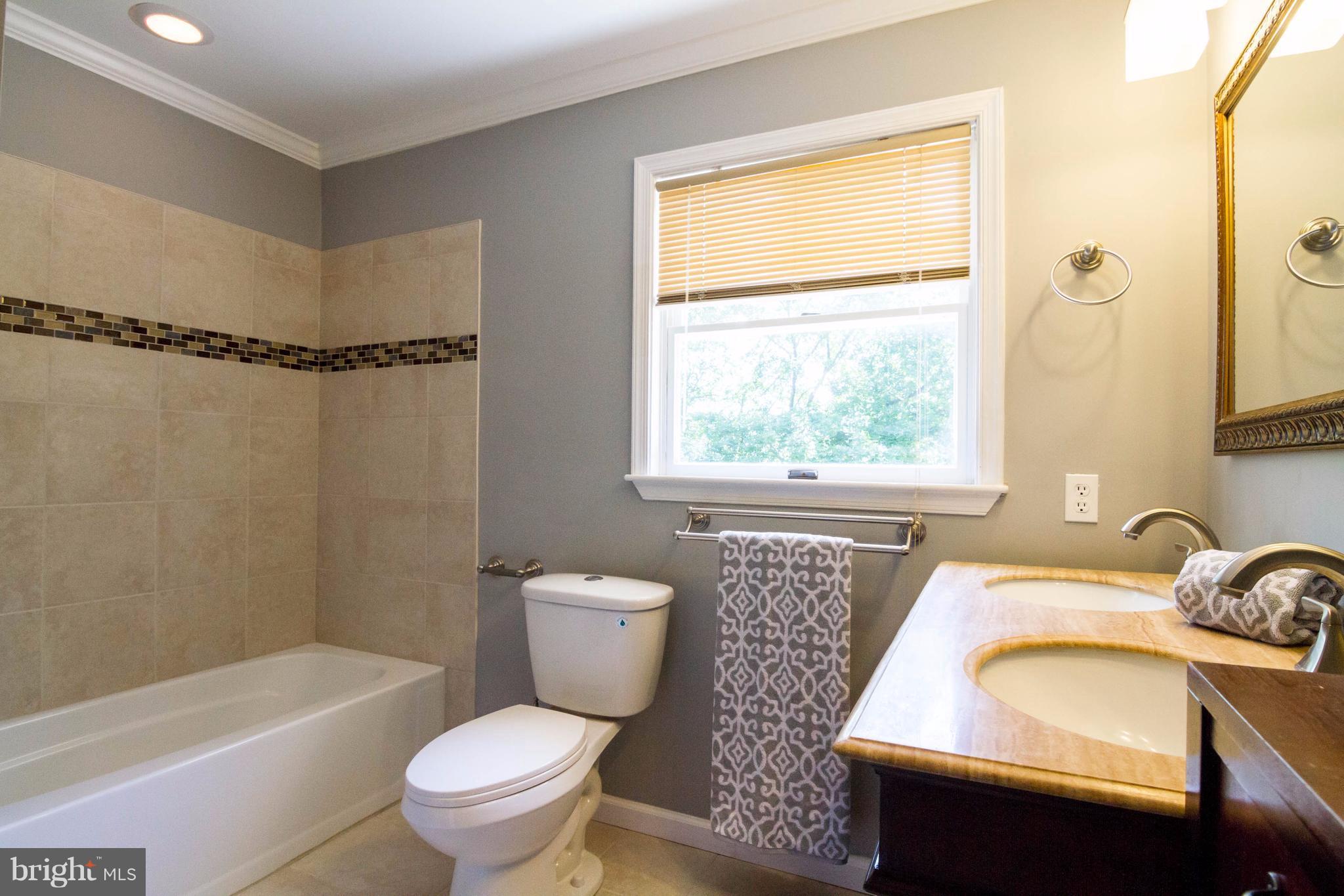 13523 Stonehouse Mountain Road Culpeper, VA 22701 - Photo 19 of 30 Dual Sinks