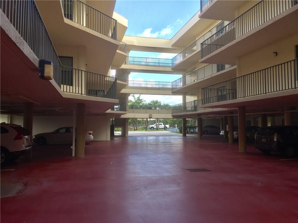 221 Northeast Plantation Road, Unit 403 Stuart, FL 34996 - Photo 15 of 19 Gallery Image 15