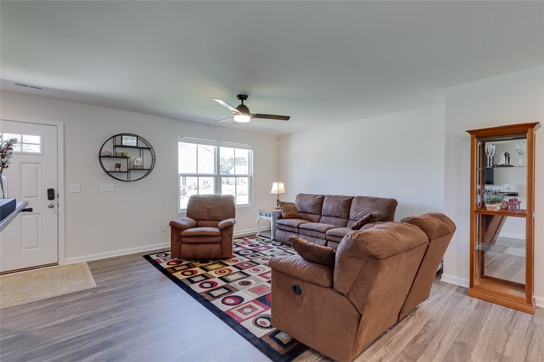 104 Queens Mill Court Pendleton, SC 29670 - Photo 7 of 43 Gallery Image 7