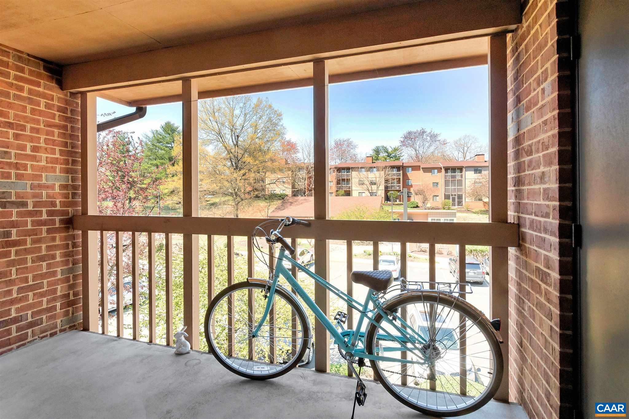118 Turtle Creek Road, Unit 12 Charlottesville, VA 22901 - Photo 16 of 27 Gallery Image 16