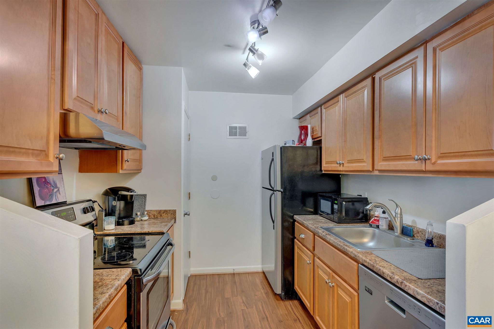 118 Turtle Creek Road, Unit 12 Charlottesville, VA 22901 - Photo 5 of 27 Gallery Image 5