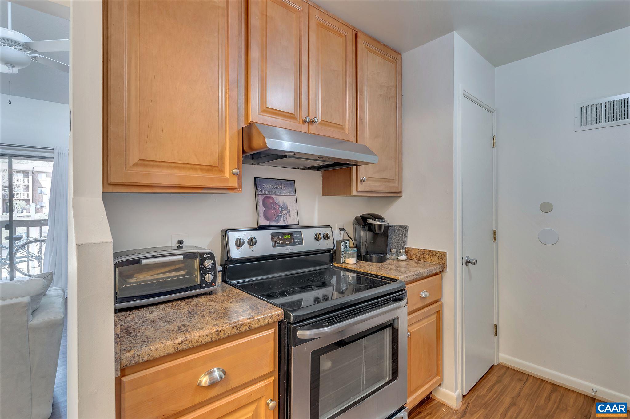 118 Turtle Creek Road, Unit 12 Charlottesville, VA 22901 - Photo 6 of 27 Gallery Image 6
