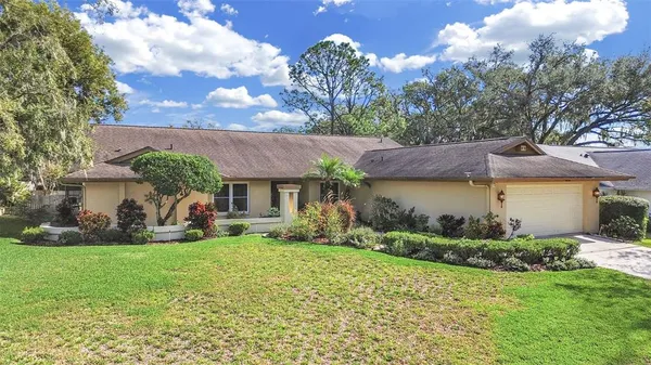 $549,900 | 305 Running Horse Road, Seffner, FL 33584