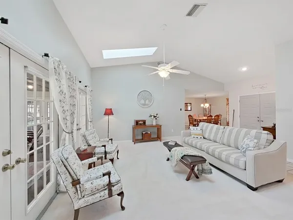 $549,900 | 305 Running Horse Road, Seffner, FL 33584