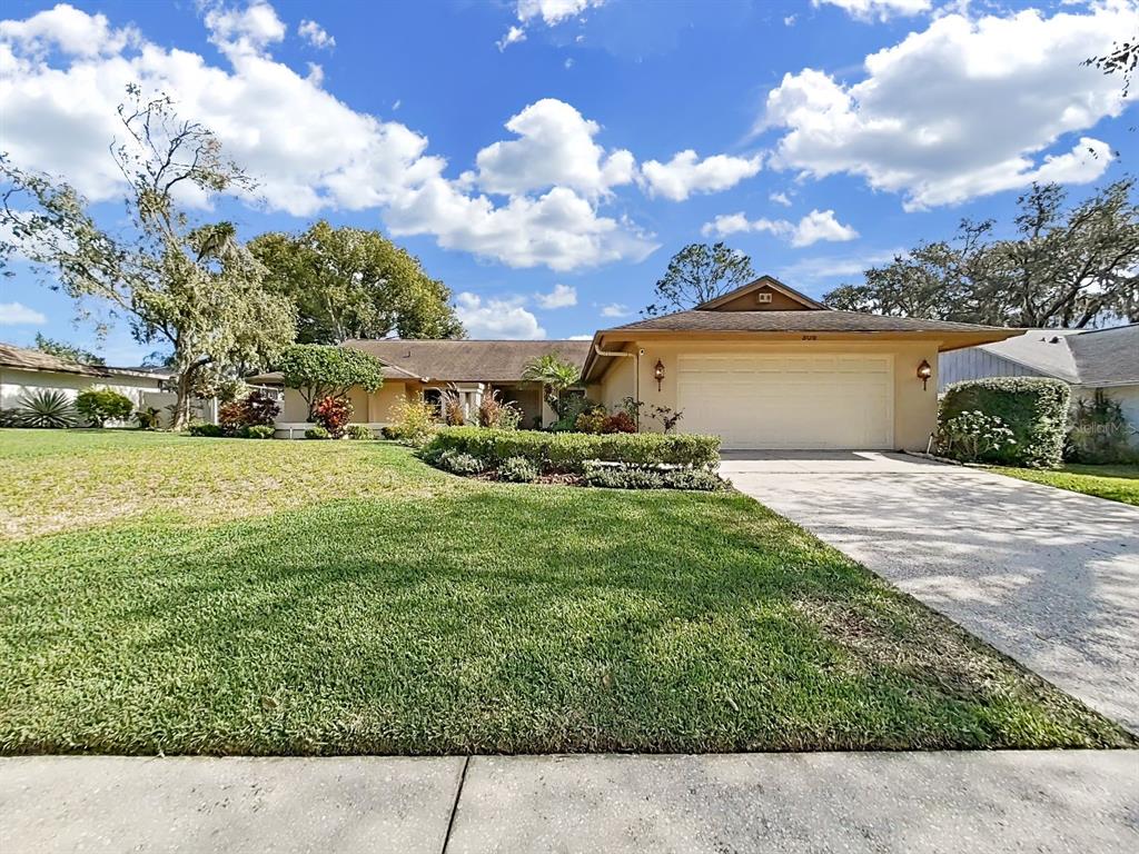 305 Running Horse Road Seffner, FL 33584 - Photo 9 of 55