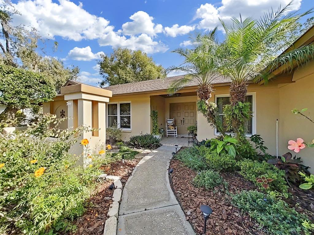 305 Running Horse Road Seffner, FL 33584 - Photo 10 of 55