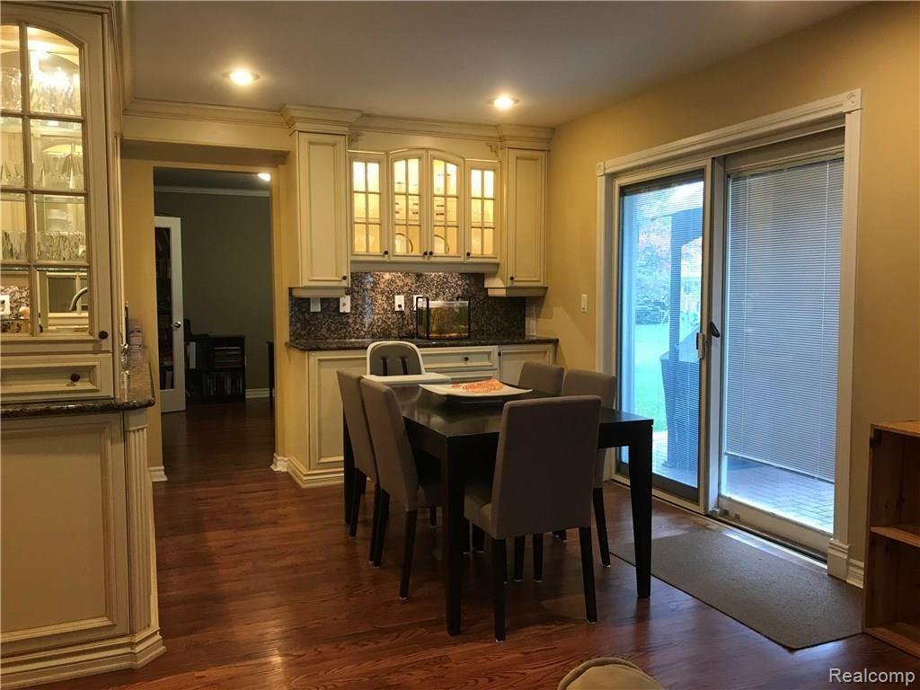 875 Hampton Circle Rochester Hills, MI 48307 - Photo 14 of 47
