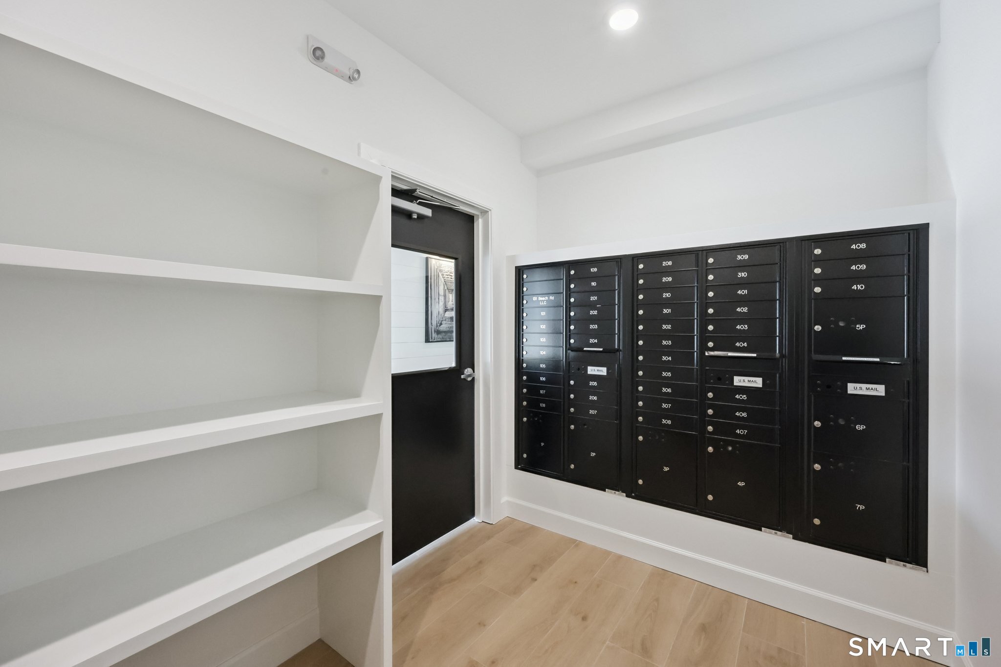 131 Beach Road, Unit 104 Fairfield, CT 06824 - Photo 15 of 21