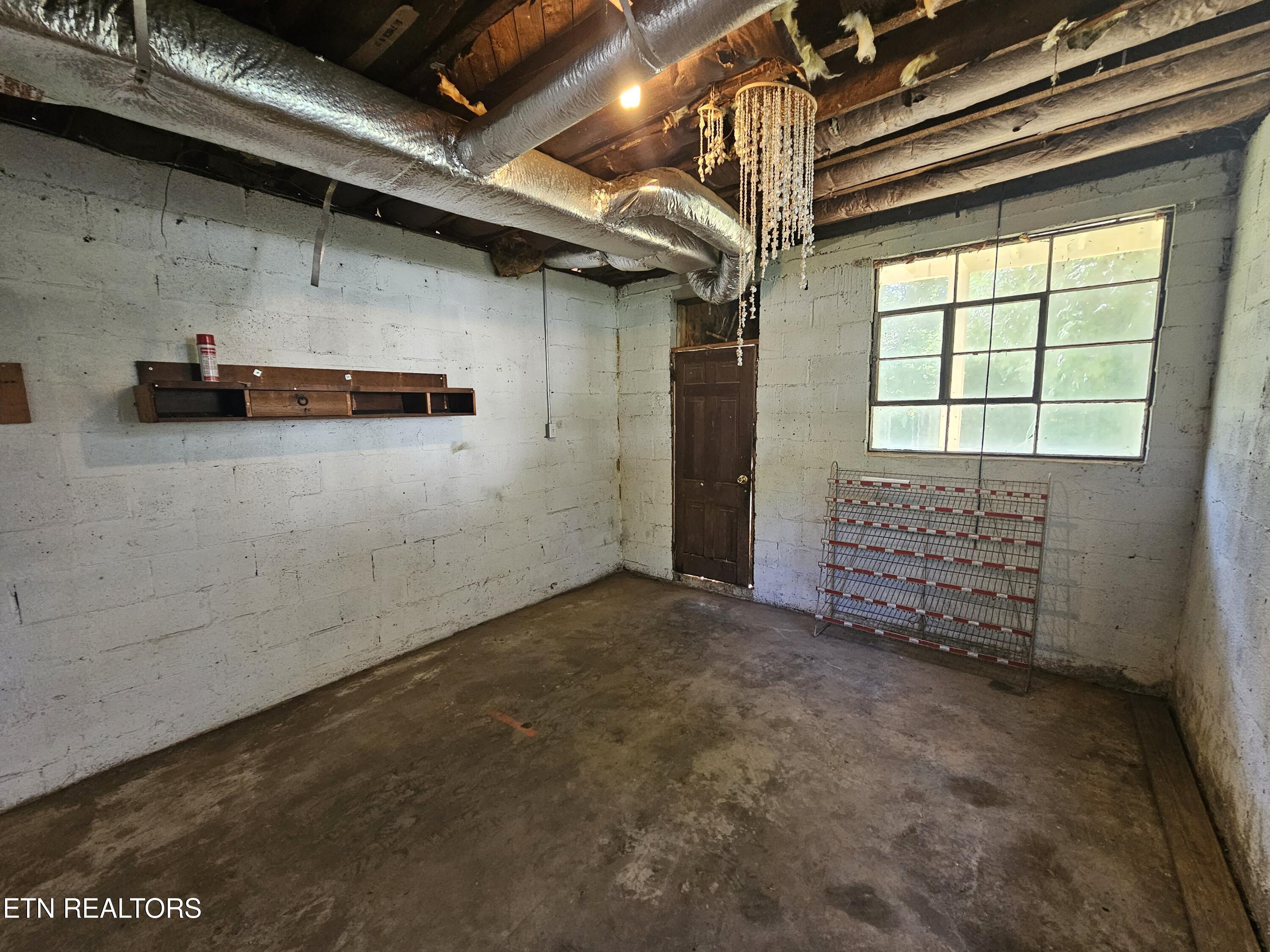 1345 Blockhouse Valley Road Clinton, TN 37716 - Photo 33 of 50 20260603_172334