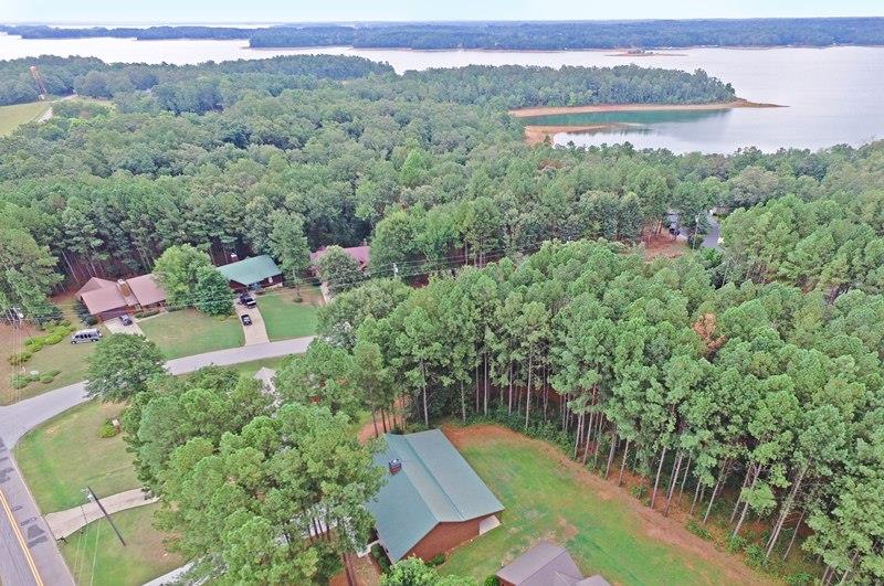 1180 Yacht Club Road Hartwell, GA 30643 - Photo 6 of 35 Gallery Image 6