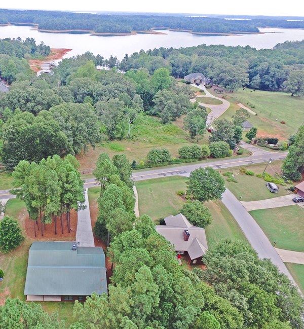1180 Yacht Club Road Hartwell, GA 30643 - Photo 7 of 35 Gallery Image 7
