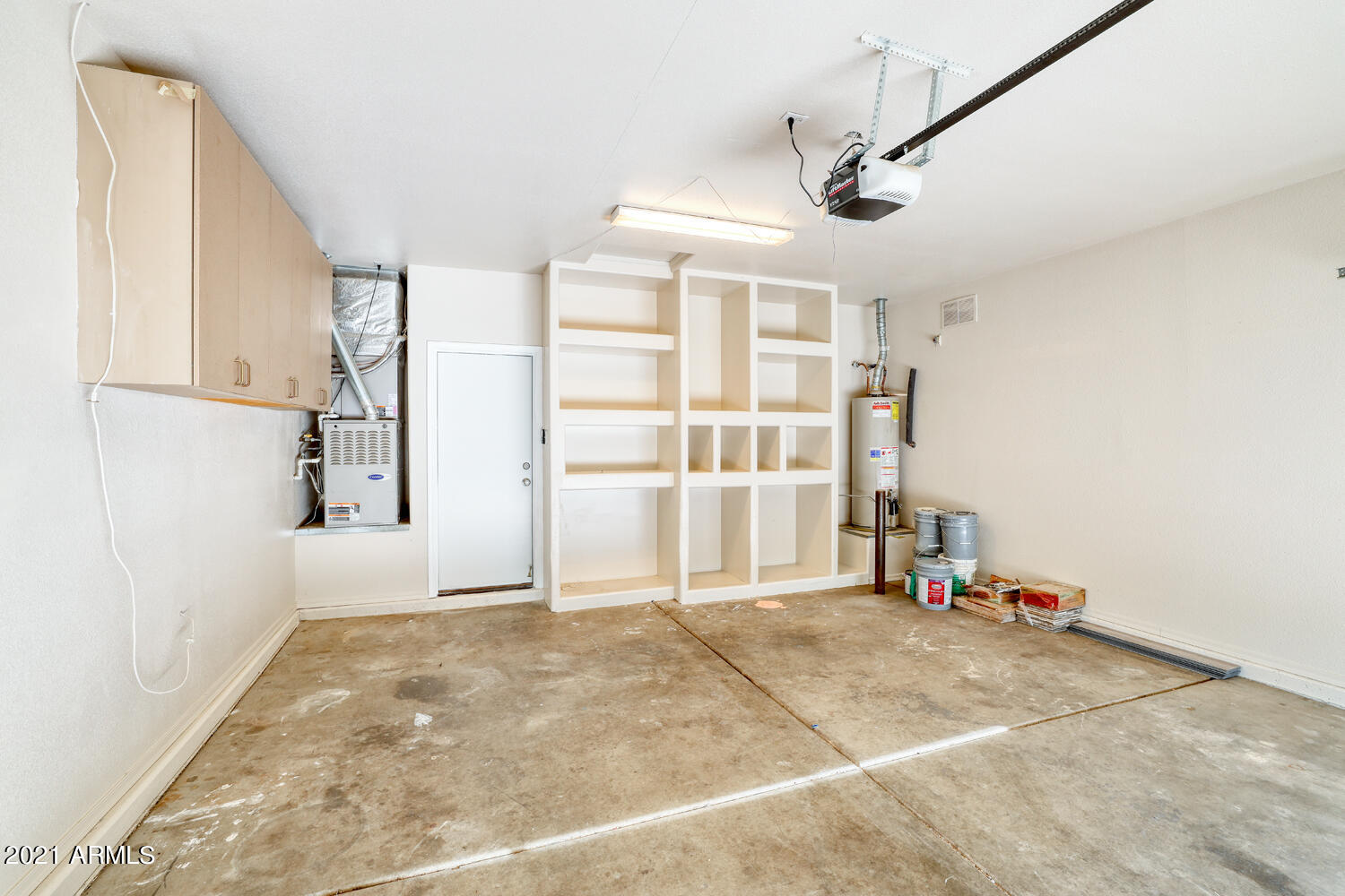 6330 West Riva Road Phoenix, AZ 85043 - Photo 19 of 19 Garage