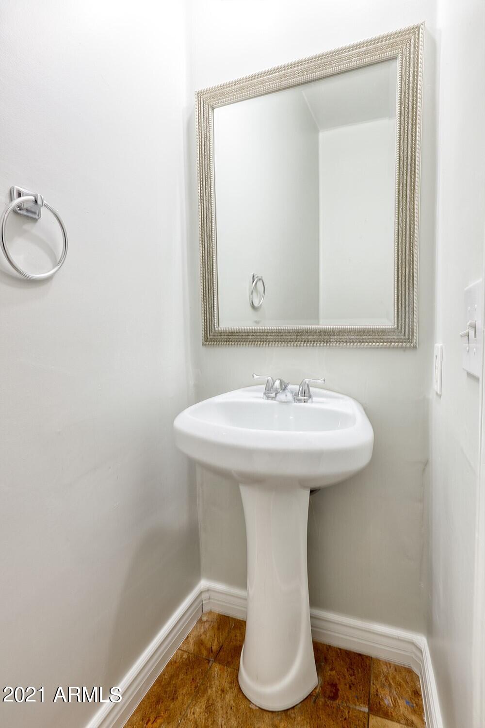 6330 West Riva Road Phoenix, AZ 85043 - Photo 8 of 19 Powder Room