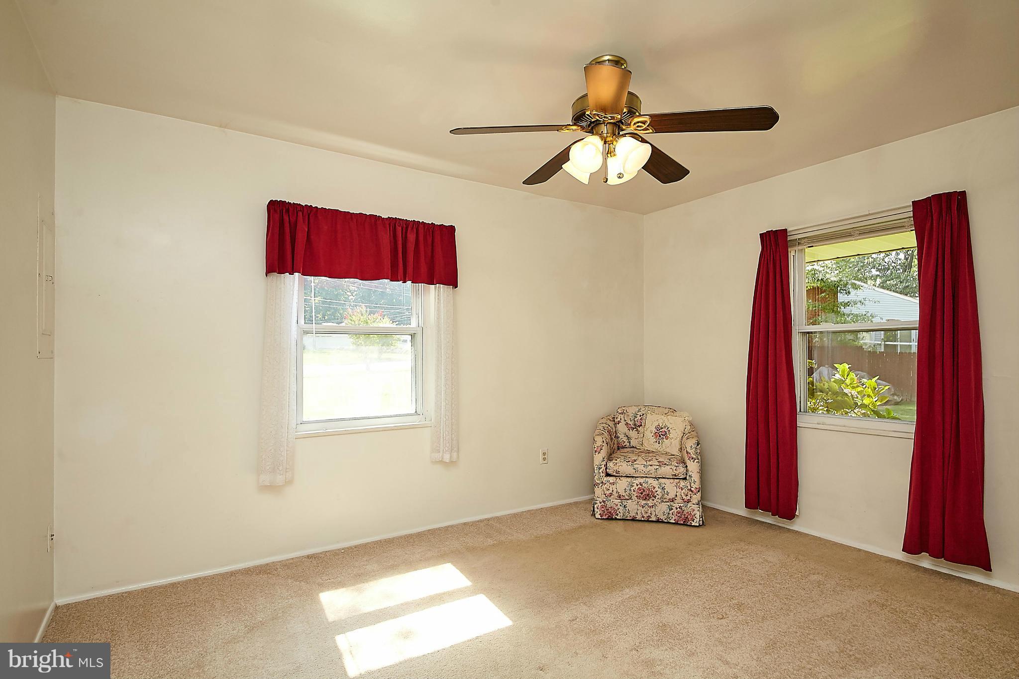 5540 Earlehurst Street Springfield, VA 22151 - Photo 15 of 30 a very nice looking room with a window and a ceiling fan