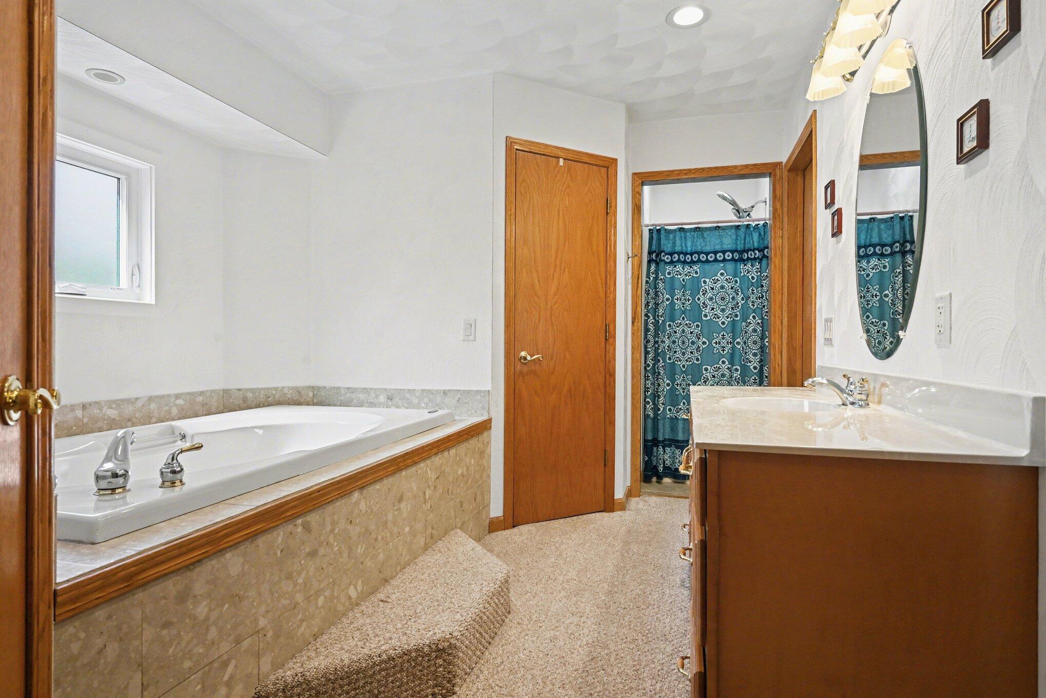 53126 Ridgeview Circle Paw Paw, MI 49079 - Photo 15 of 38 016_file_6340