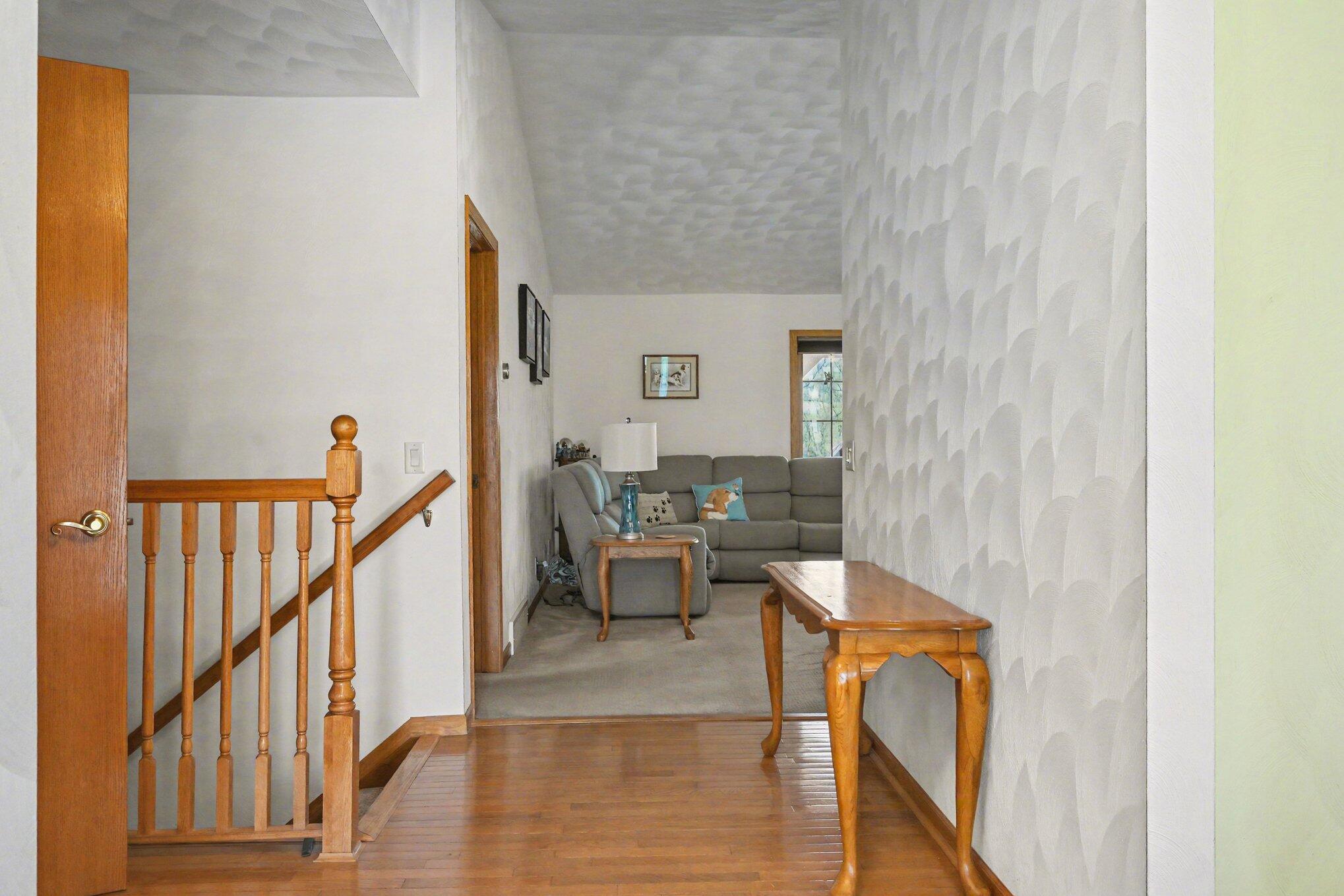 53126 Ridgeview Circle Paw Paw, MI 49079 - Photo 6 of 38 007_file_4936